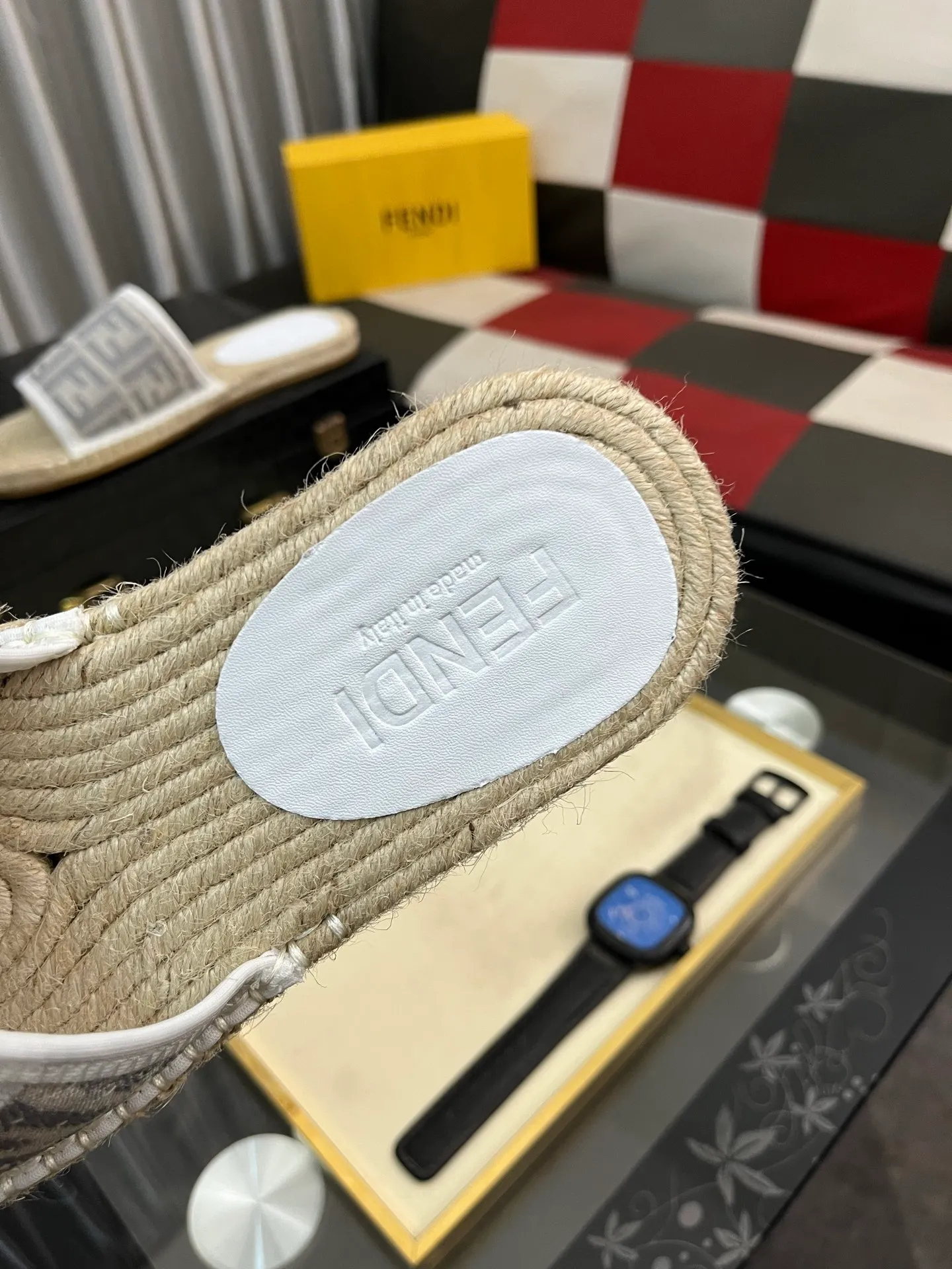 Men's shoes💰320⌚️⌚️[FENDI~Fendi slippers] High-end men's shoes brand official website 1:1 latest masterpiece: original mold customization, fabrics made of imported original materials, upgraded outsole, lighter, top quality in the market, simple and tasteful, a must-have for fashionistas, fashion is at your feet, full of confidence, the same style at the counter👍The season of summer slippers is here. Yardage: 38-44. Can be customized45.46.47